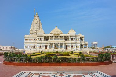 Prem Mandir, İlahi Aşk Tapınağı, Mathura, Hindistan. Çeviri: Prem Mandir