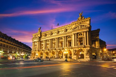 Palais Garnier 'in gece manzarası, Paris Operası, Fransa