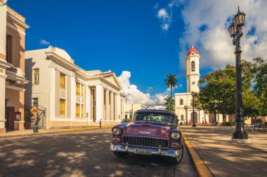 30 Ekim 2019: Cienfuegos Katedrali Jose Marti Parkı, Cienfuegos, Küba. Orijinal bina 1833 yılında açıldı ve 2005 yılında UNESCO tarafından Dünya Mirası ilan edildi..