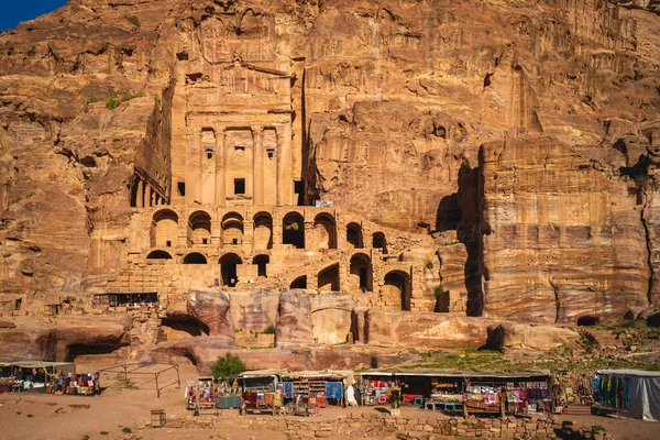 Királyi Sírok Jabal Khubtha Sziklafalnál Petrában Jordánban — Stock Fotó