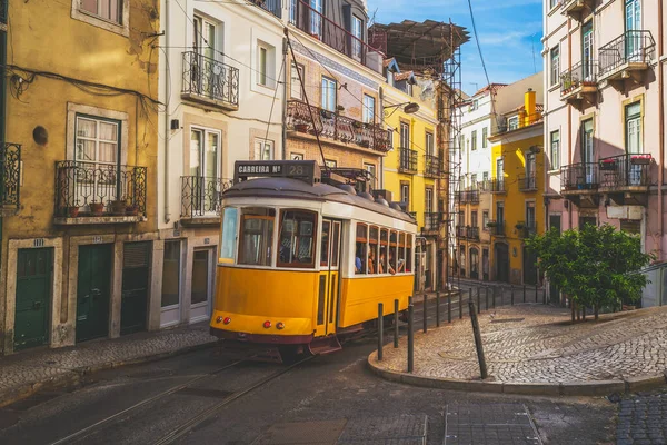 Den Klassiske Rute Nummer Sporvogn Lissabon Portugal - Stock-foto