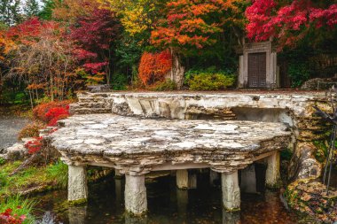 10 Kasım 2018: Japon tekstil sanatçısı Kubota Itchiku 'ya adanmış Kubota Itchiku sanat müzesi Japonya' daki Kawaguchiko Gölü kıyısındaki ağaçlık tepelerde bulunmaktadır.