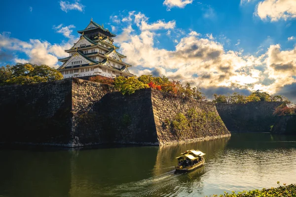 Τουριστικό Σκάφος Στην Τάφρο Του Κάστρου Osaka Στην Osaka Ιαπωνία — Φωτογραφία Αρχείου