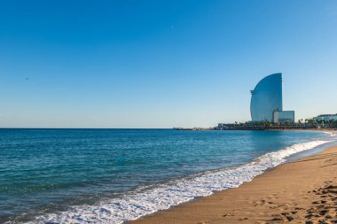 Katalonya, İspanya 'daki Barselona sahilindeki Sant Miquel Sahili