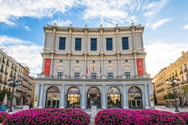 4 Kasım 2025: The Teatro Real, İspanya 'nın başkenti Madrid' de bulunan Plaza de Oriente 'de yer alan Royal Opera Binası' dır. Temel atma töreni 23 Nisan 1818 'de yapıldı ve resmi olarak 1850' de açıldı..
