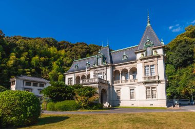 Bansuiso, Matsuyama, Ehima, Japonya 'daki eski Matsuyama feodal lordunun torunu.