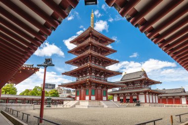 Shitenno Ji, namı diğer Arahakaji, Nanbaji, veya Mitsuji, Osaka, Kinki, Japonya 'da yer almaktadır.