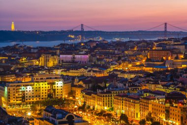 Portekiz, Lizbon 'da Miradouro da Senhora do Monte' ye bakın.