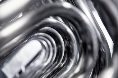 Metal boru inşaatının endüstriyel arka planı.