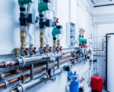 Modern ısıtma sistemi için kazan dairesi ekipmanı