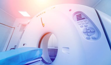 Modern tıp merkezinde bilgisayar tomografi teşhisi