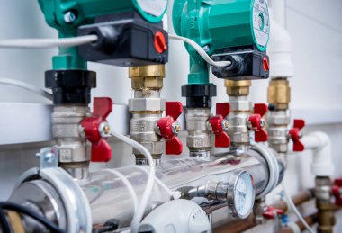 Modern ısıtma sistemi için kazan dairesi ekipmanı