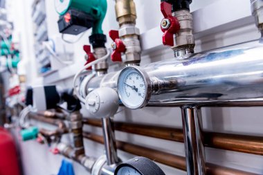 Modern ısıtma sistemi için kazan dairesi ekipmanı