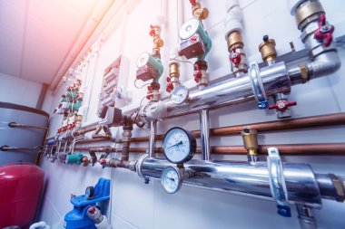 Modern ısıtma sistemi için kazan dairesi ekipmanı