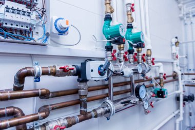 Modern ısıtma sistemi için kazan dairesi ekipmanı