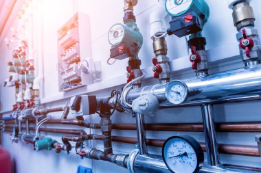 Modern ısıtma sistemi için kazan dairesi ekipmanı