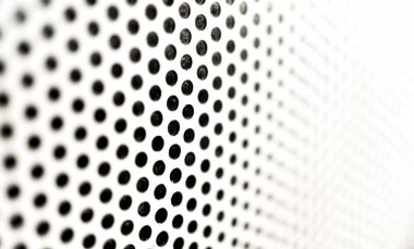 Dairesel delikli metalin arkaplan tabakası