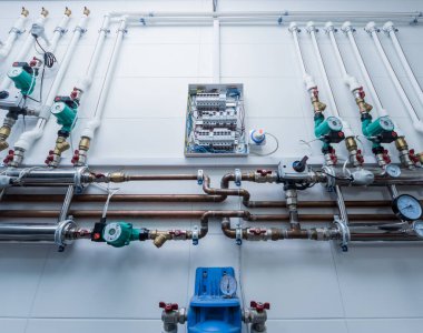 Modern ısıtma sistemi için kazan dairesi ekipmanı