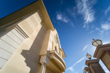 Gökyüzü arka planında kamusal katedral, Coptic Mısır kilisesi