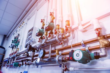 Modern ısıtma sistemi için kazan dairesi ekipmanı