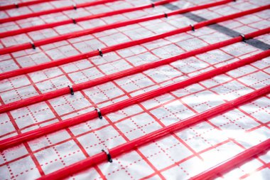 Su ısıtma sistemi ve yer altı ısıtma sistemi.