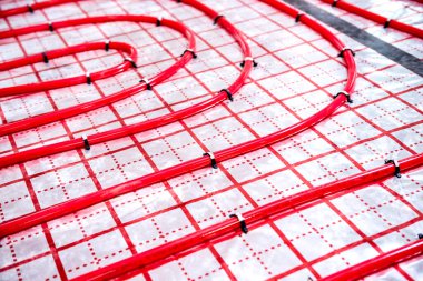 Su ısıtma sistemi ve yer altı ısıtma sistemi.