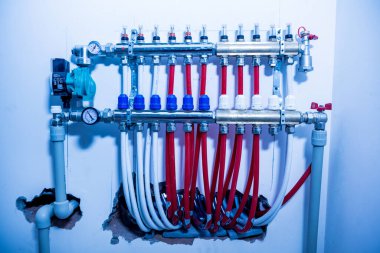 Evde bir su altı ısıtma sistemi için pompa