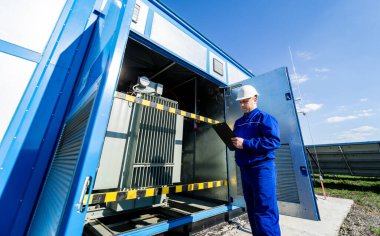 Elektrik ölçümlerinin çalıştırılması güç transformatöründe çalışır.
