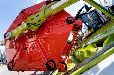 Yeni modern tarım makineleri ve ekipman ayrıntıları