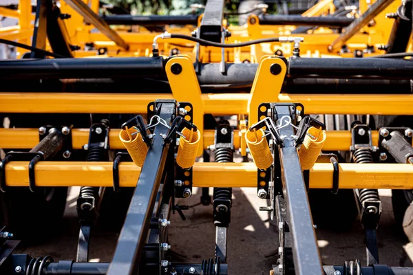 Nieuwe moderne landbouwmachines en -uitrusting — Stockfoto