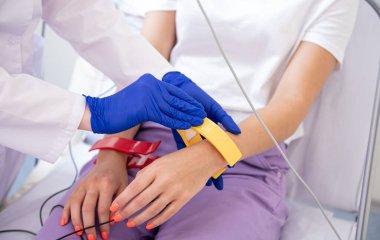 Hastanın beyin testinde ensefalografi kullanıldı.