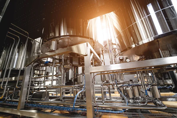Ambachtelijke bierbrouwerij in particuliere brouwerij — Stockfoto