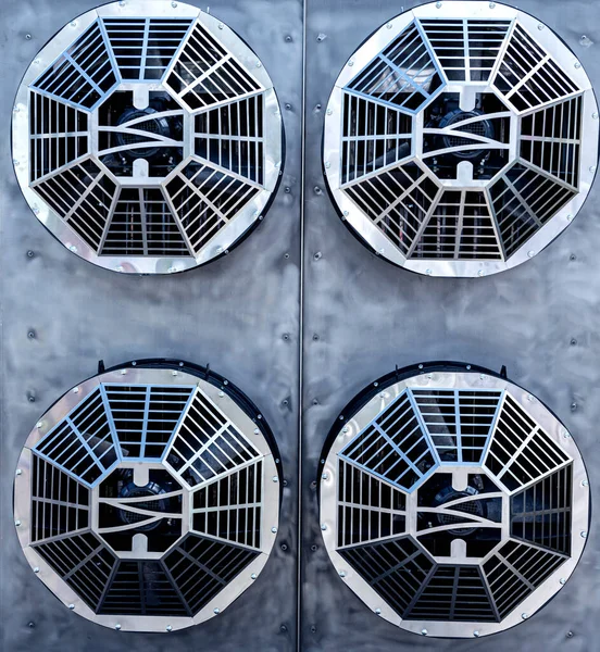 Ventiladores de aire acondicionado industriales de metal Ventilador de ventilación HVAC — Foto de Stock