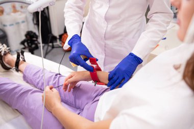 Hastanın beyin testinde ensefalografi kullanıldı.