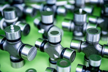 Yeşil arka planda tesisat ve tesisat.