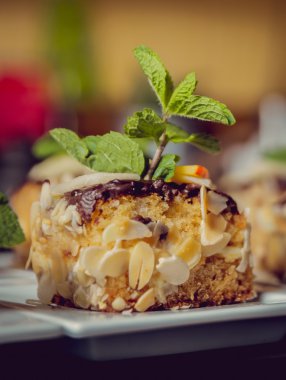 Tatlı elma ve nane ile bisküvi