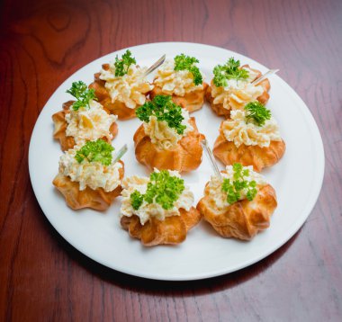 Altın pasta hamur salata