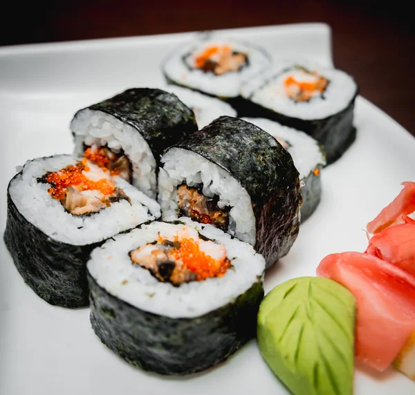 Sushi fehér tálcán — Stock Fotó