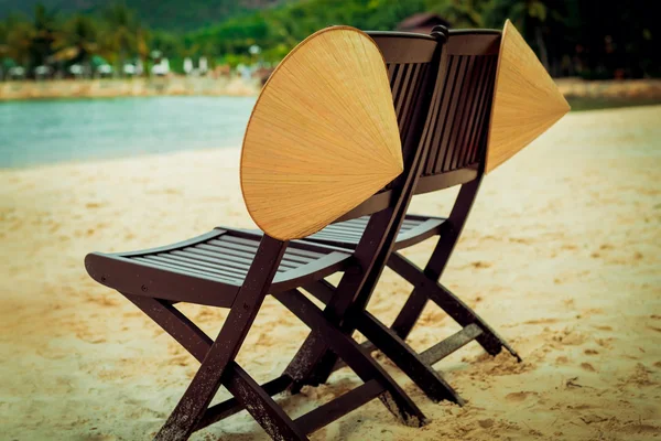 Dvě dřevěné židle — Stock fotografie