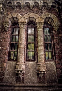 Sütunlarla Gotik windows