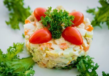 Taze sebze salatası marul ve domates ile