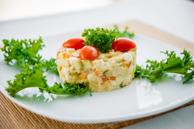 Taze sebze salatası marul ve domates ile