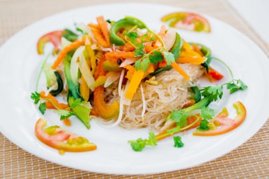 Taze sebze salatası.