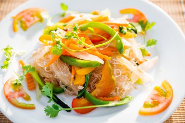 Taze sebze salatası.