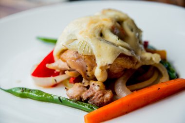 Etli sebze ve peynir