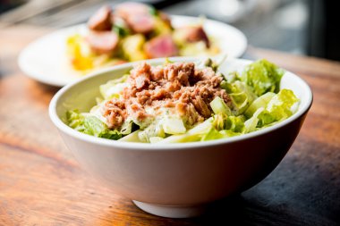 Taze balık salatası