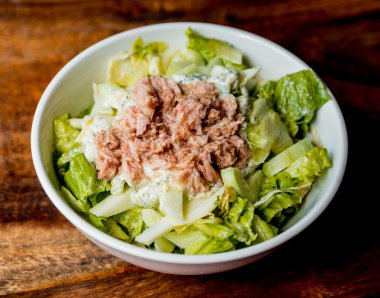 Taze balık salatası