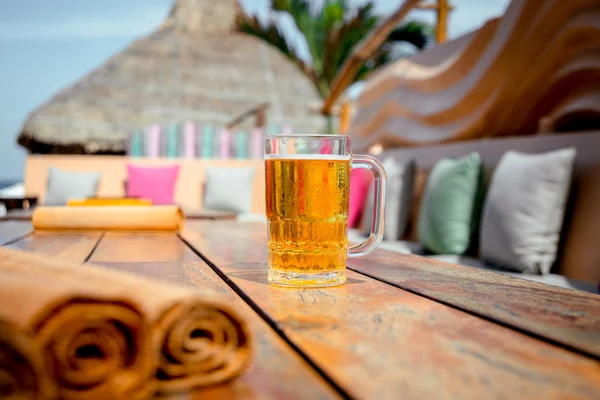 Mok van koud bier — Stockfoto