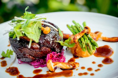 Etli patates ve kuşkonmaz