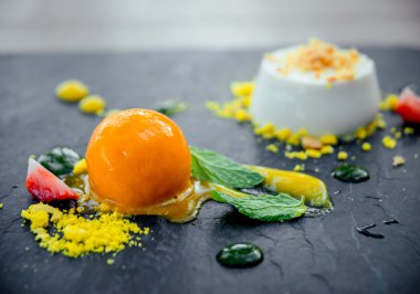 Şekerli beyaz tatlı 